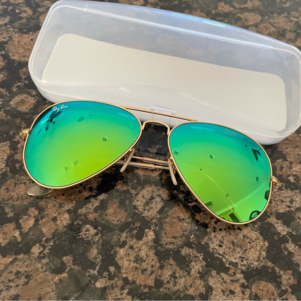 RB3025 Ray-Ban Aviator Sunglasses - Picture 4 of 13